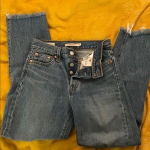 SOLD Levi’s wedgie high waisted jeans
